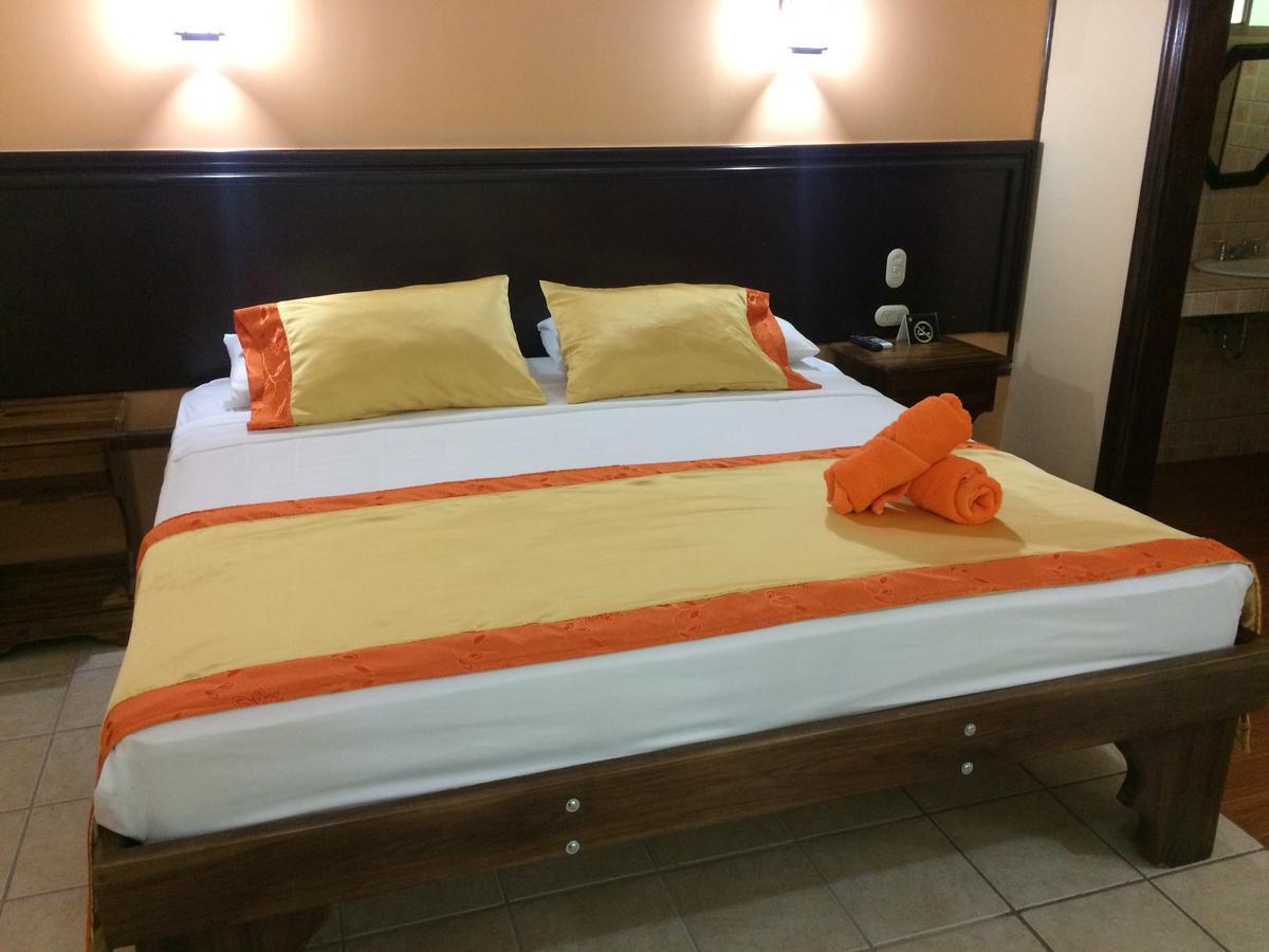 Mussaenda, Arenal Hotel La Fortuna Bagian luar foto