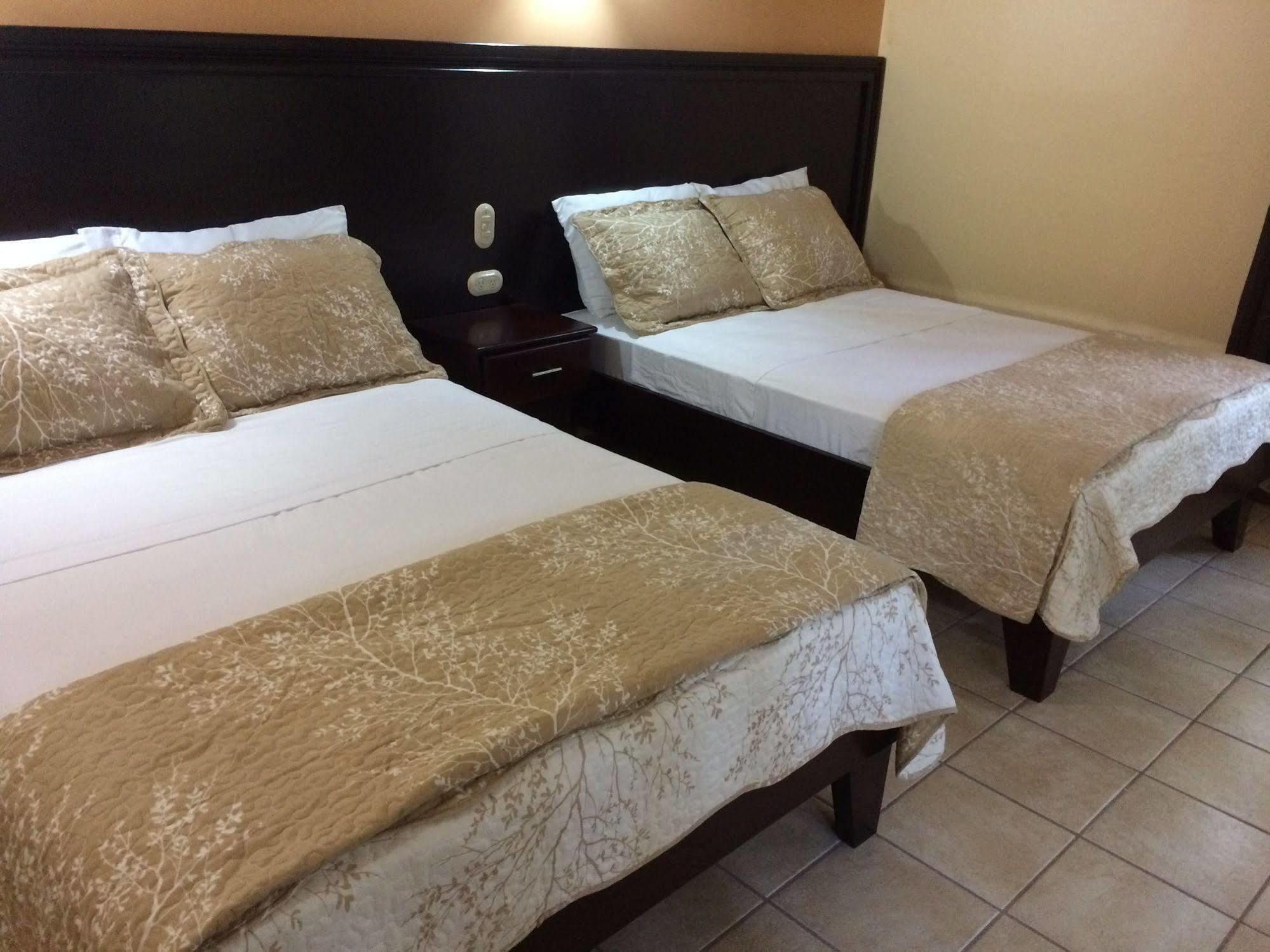 Mussaenda, Arenal Hotel La Fortuna Bagian luar foto