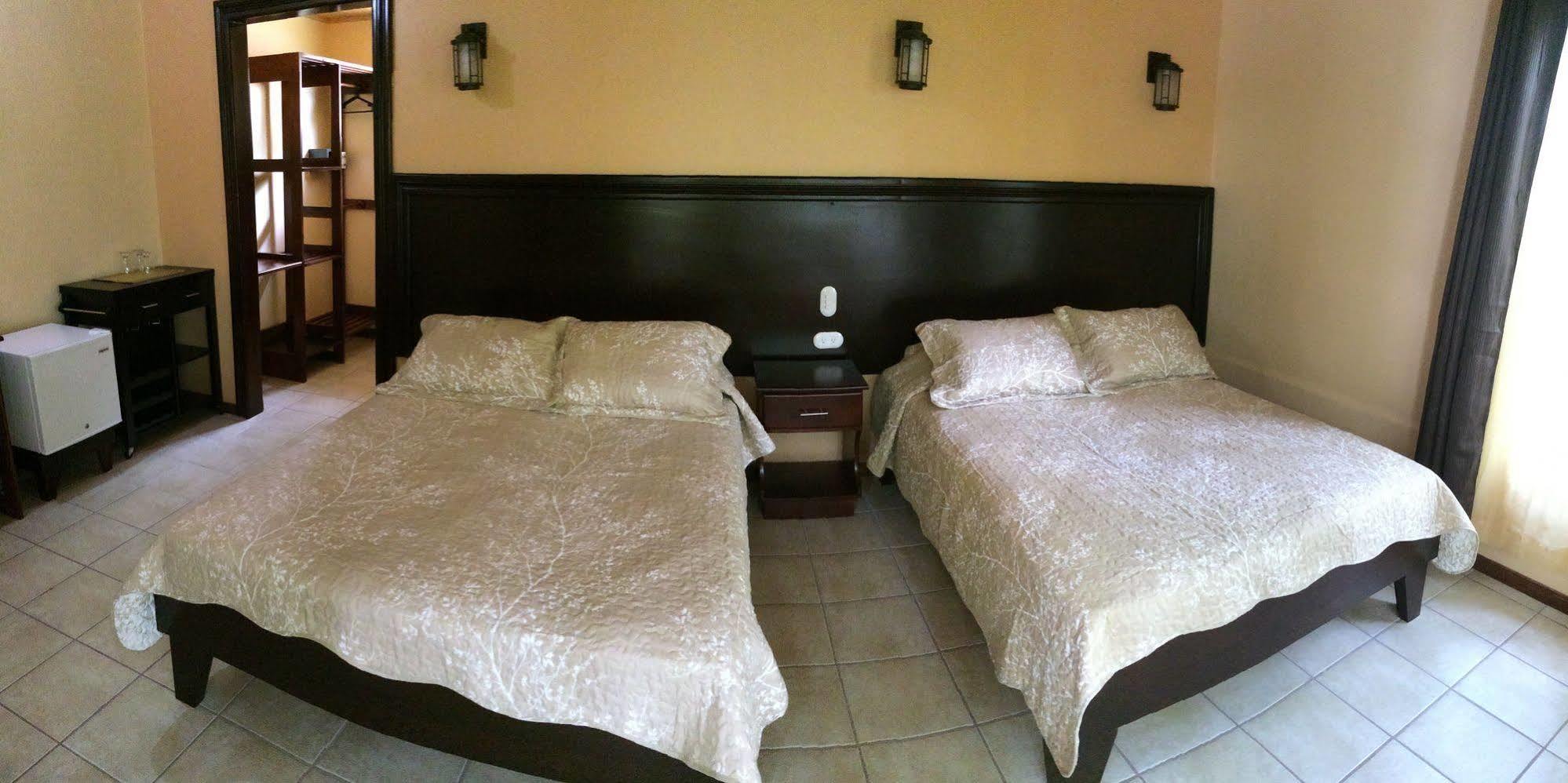 Mussaenda, Arenal Hotel La Fortuna Bagian luar foto